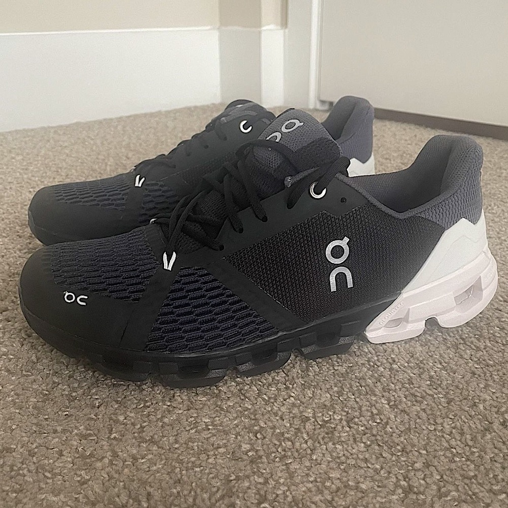 On Running, Cloudflyer, Black/White/Grey, size 8.5 men